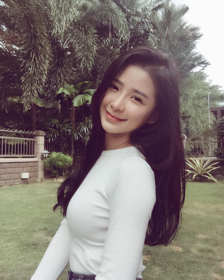 大马嘟嘟嘴清纯女神蔡卓宜治愈系笑容甜美图片