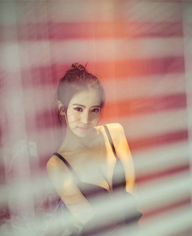 翘臀美乳YY美女主播激情诱惑迷人胴体写真