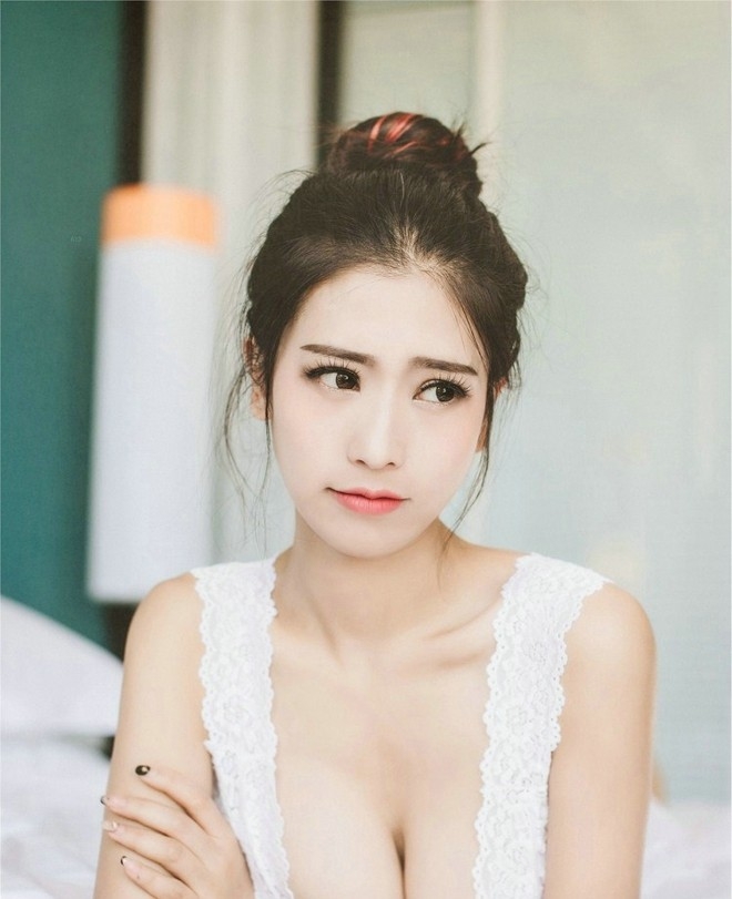 翘臀美乳YY美女主播激情诱惑迷人胴体写真