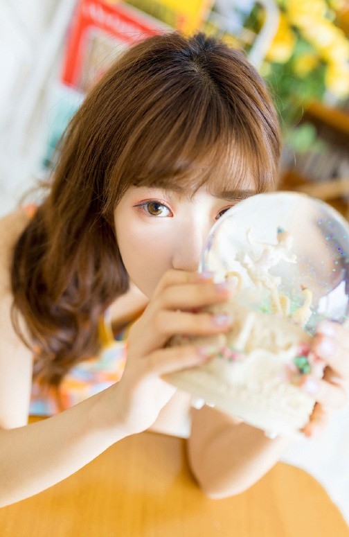 小清新美女眼神无辜温柔唯美居家生活写真