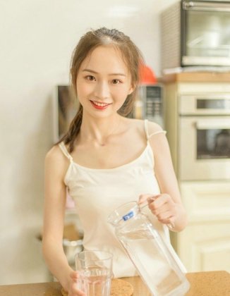 白色背心居家美女清爽马尾穿小内裤嫩白性感私房写真