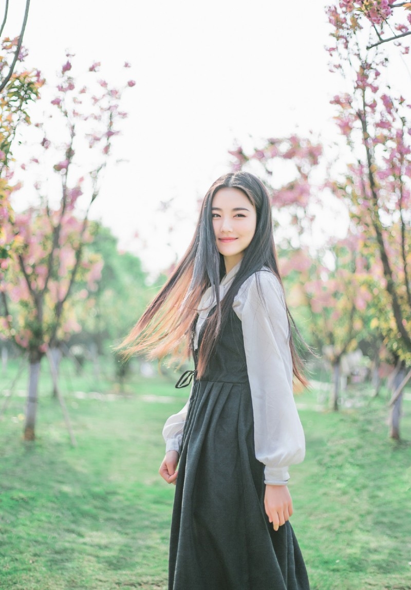 黑长直美女大学生妹户外清纯唯美摄影图片