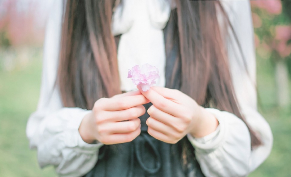 黑长直美女大学生妹户外清纯唯美摄影图片