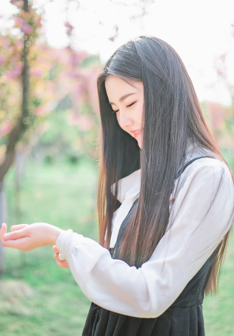 黑长直美女大学生妹户外清纯唯美摄影图片