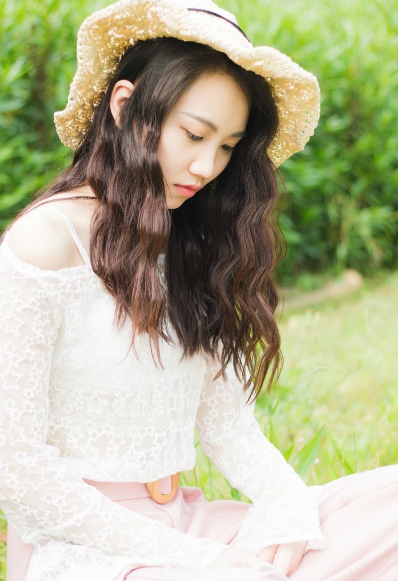 黑长直美女大学生妹户外清纯唯美摄影图片