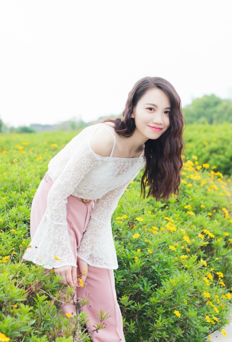 黑长直美女大学生妹户外清纯唯美摄影图片