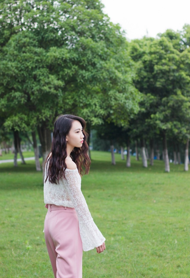 黑长直美女大学生妹户外清纯唯美摄影图片