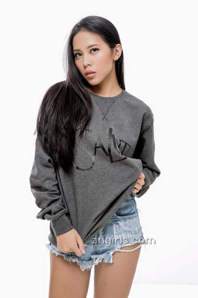 健身房女神晒腹肌性感火辣私房写真