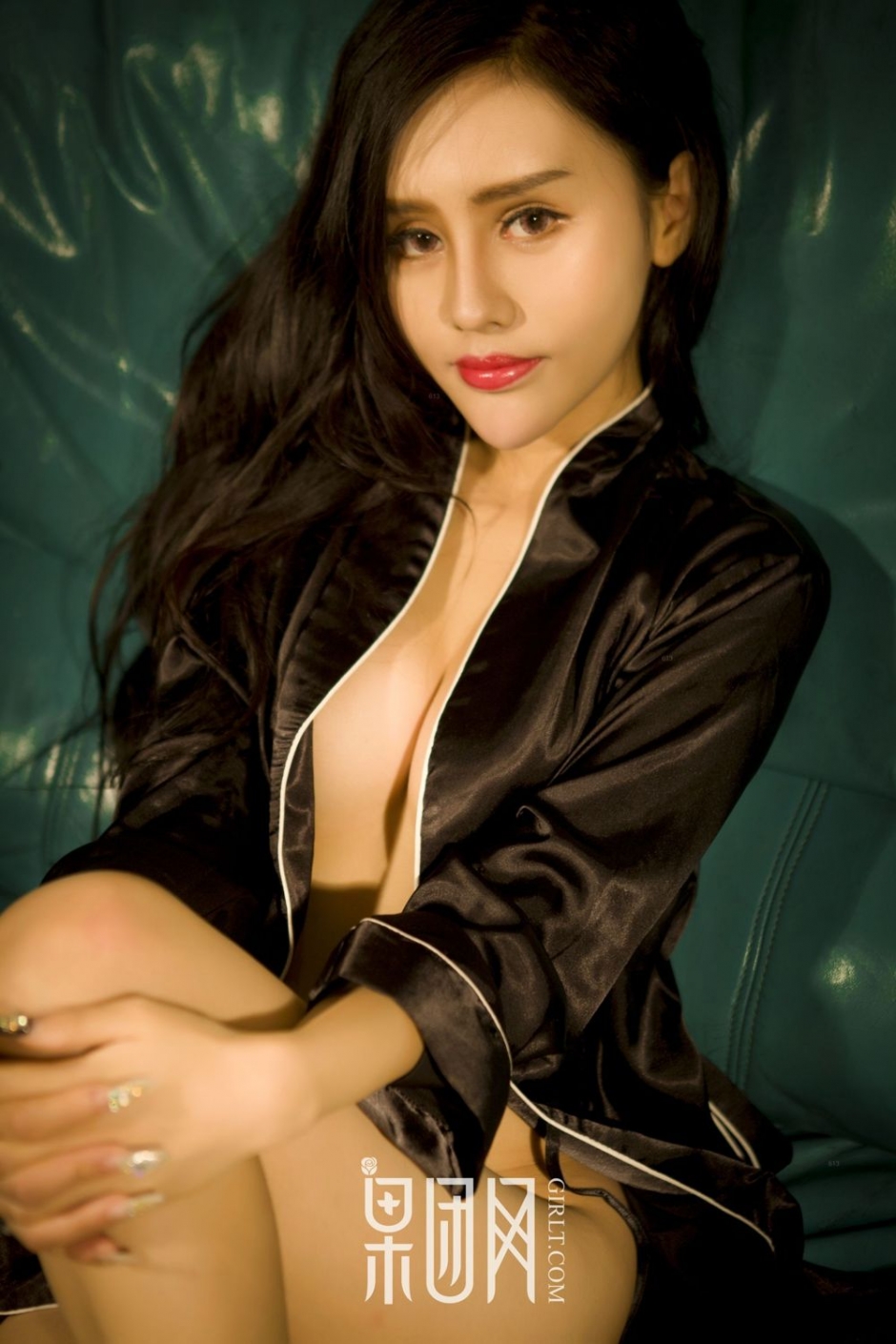 网红模特陈迪娅化身性感拳击手热辣暴力袭来