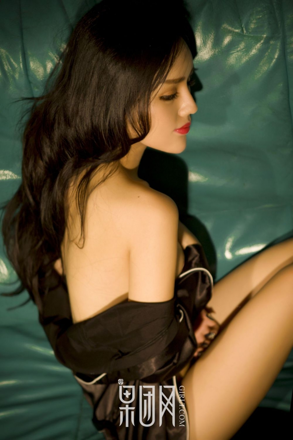 网红模特陈迪娅化身性感拳击手热辣暴力袭来