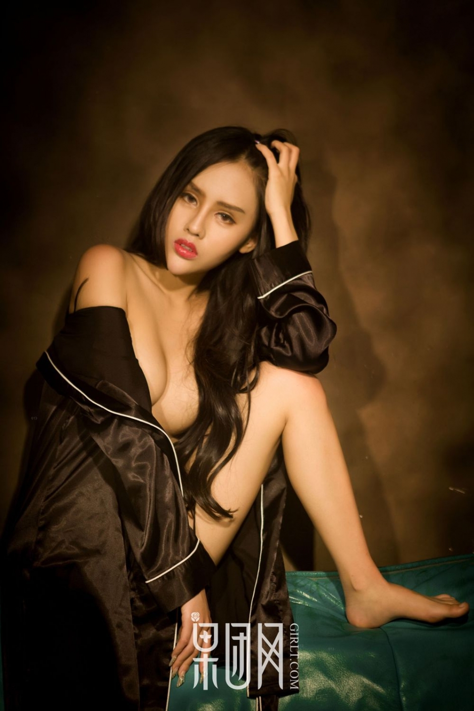 网红模特陈迪娅化身性感拳击手热辣暴力袭来