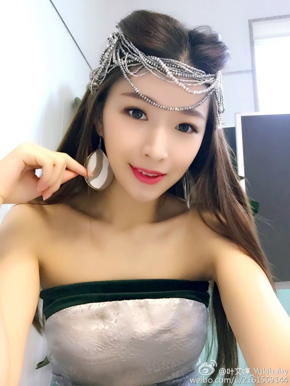 2017chinajoy盛大展台showgirl性感诱人清纯妹子叶文婷私房照