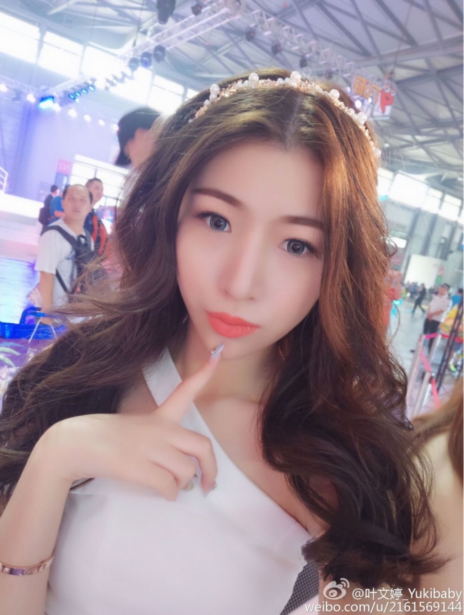 2017chinajoy盛大展台showgirl性感诱人清纯妹子叶文婷私房照