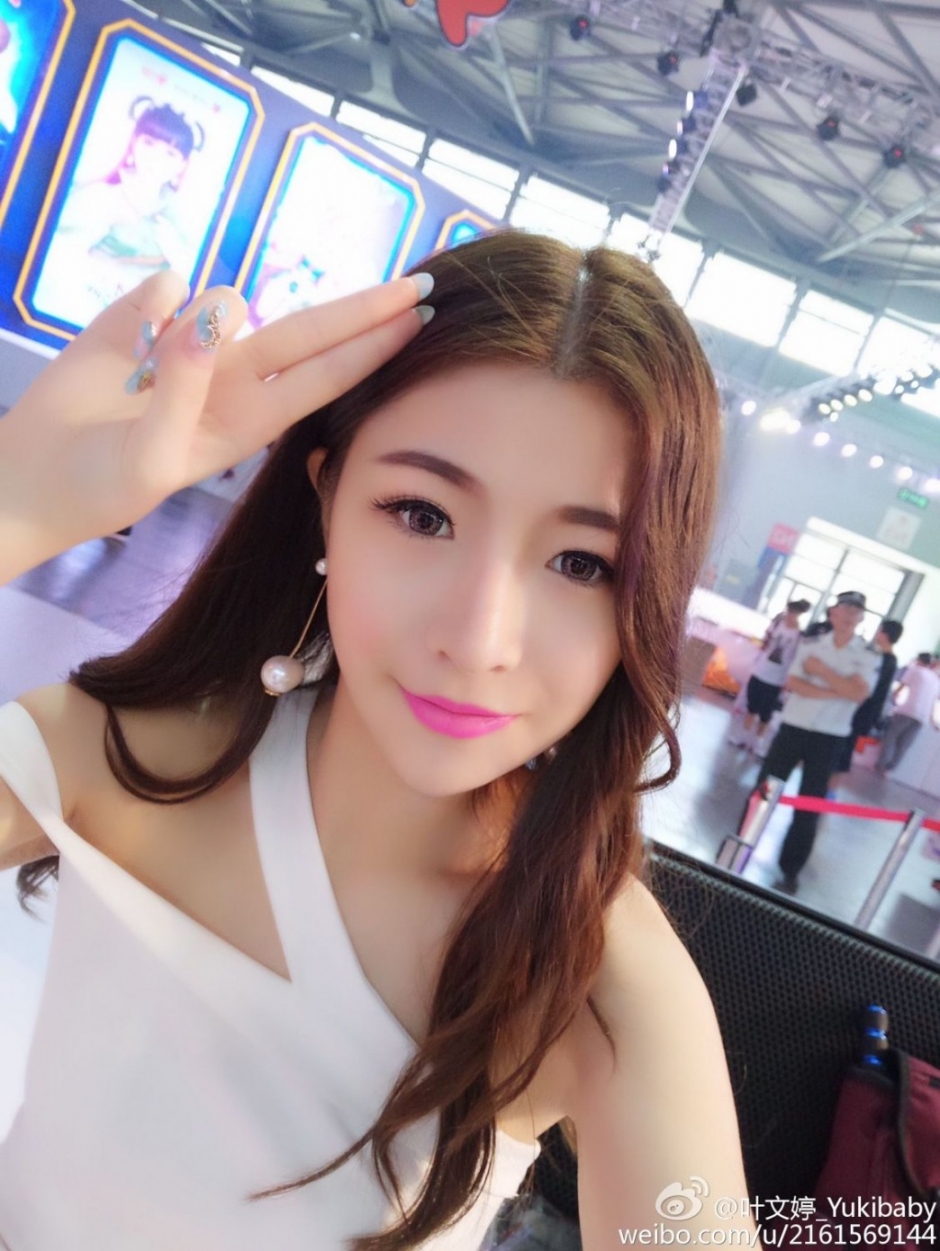2017chinajoy盛大展台showgirl性感诱人清纯妹子叶文婷私房照