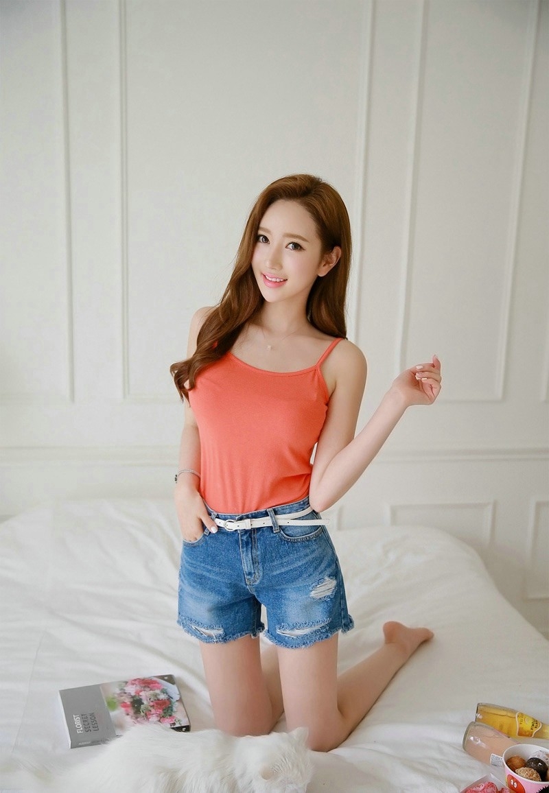 甜美动人时尚靓丽女孩美丽笑容长腿诱惑私房照