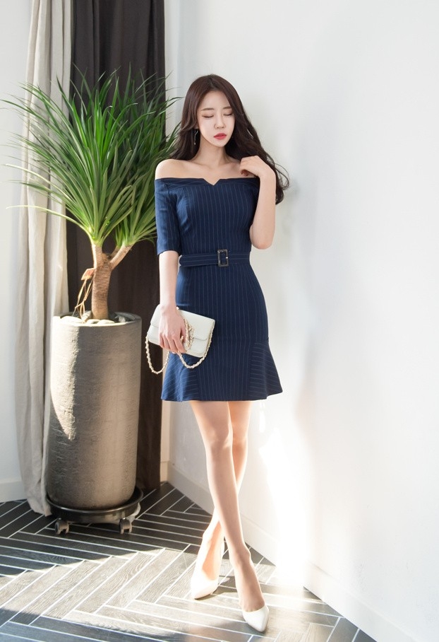 端庄优雅时尚气质美女超高颜值美腿私房写真