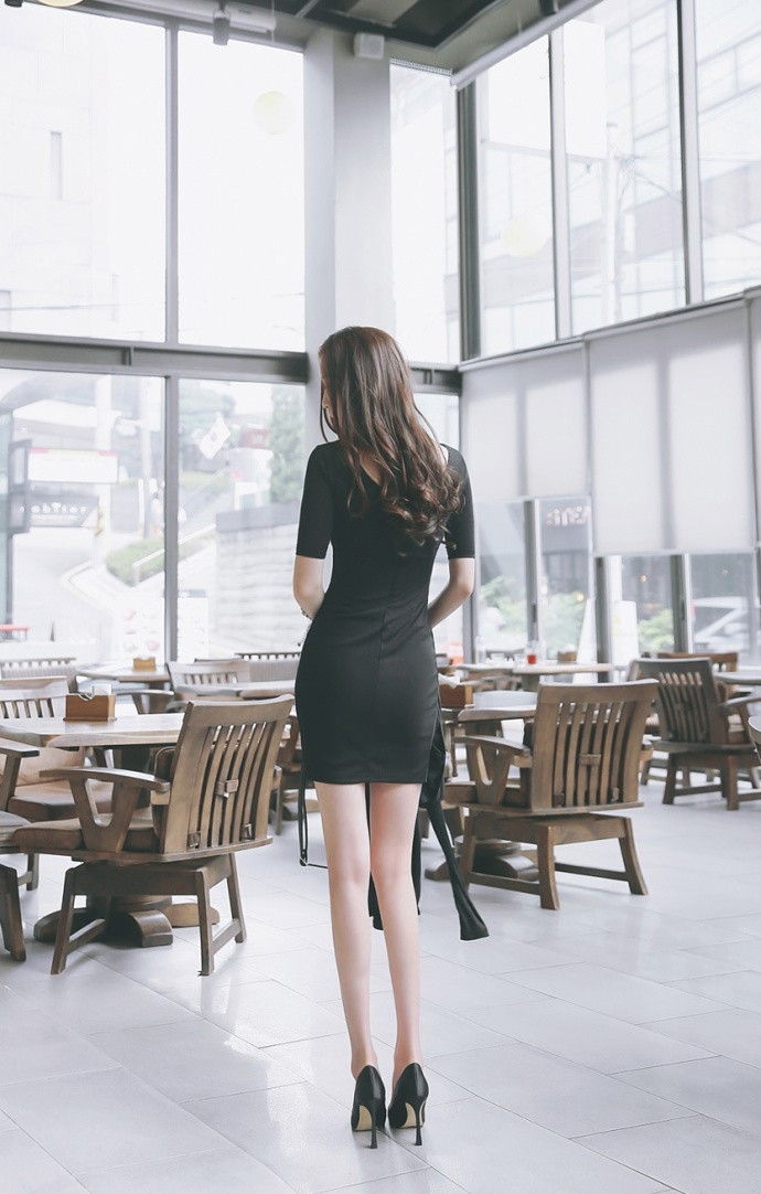 端庄优雅时尚气质美女超高颜值美腿私房写真