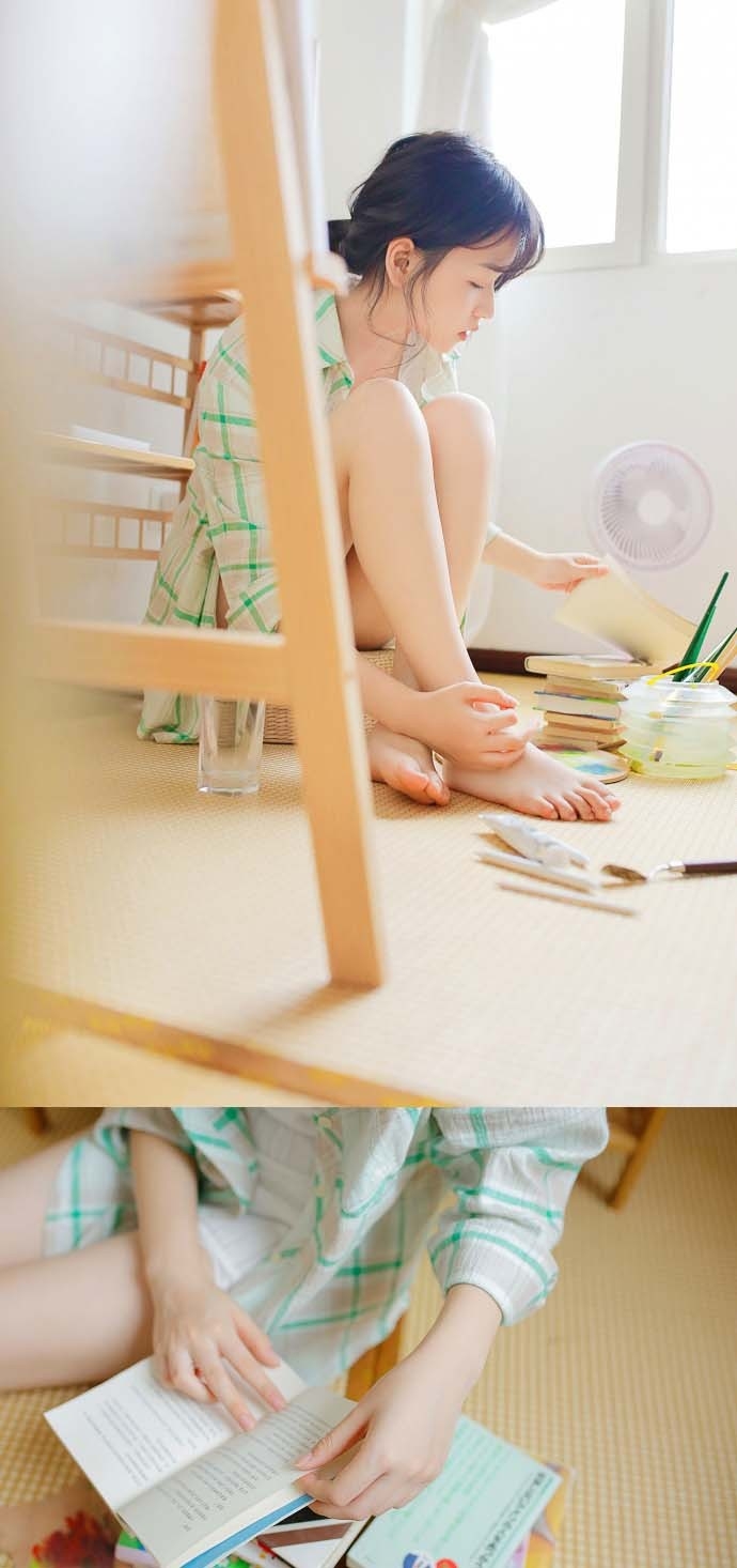 嘟嘟嘴卖萌可爱清纯美女白皙养眼甜美写真