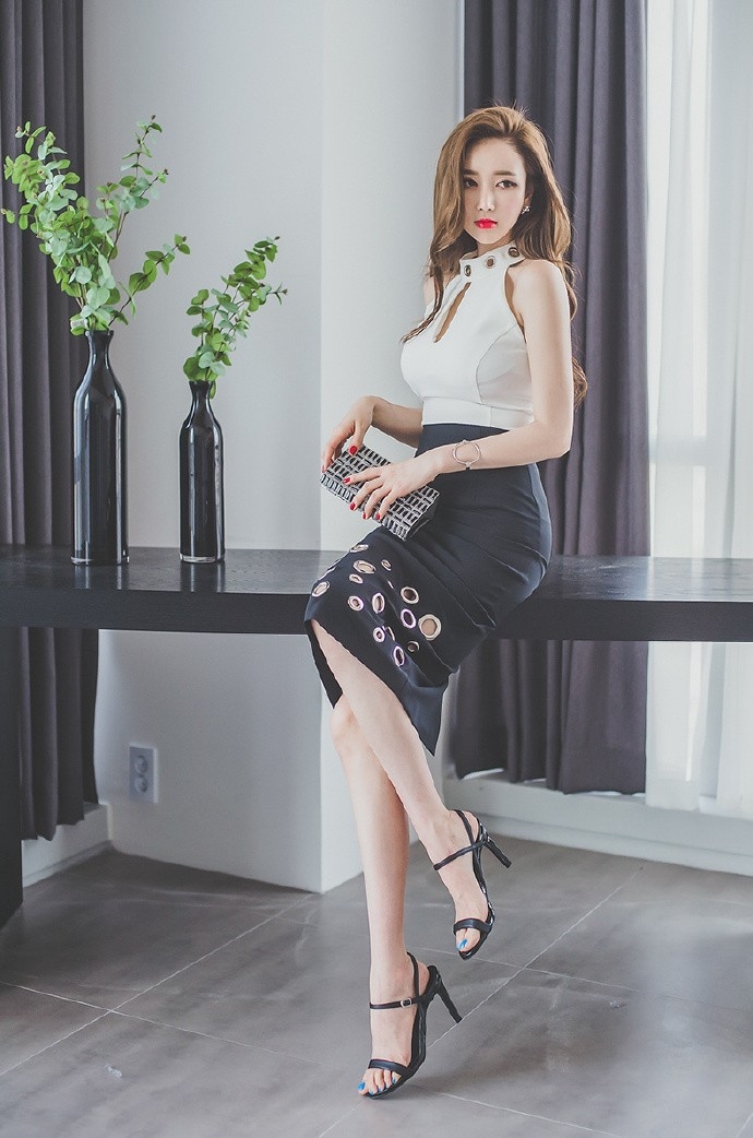 娇艳柔美端庄美女玉腿高跟高清写真图片