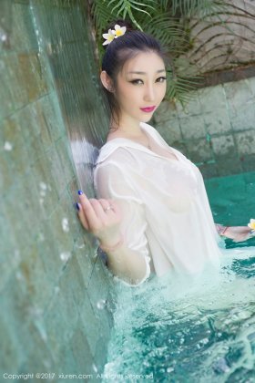 狐媚眼勾人美女妲己_Toxic巨乳湿身泳池大尺度图片