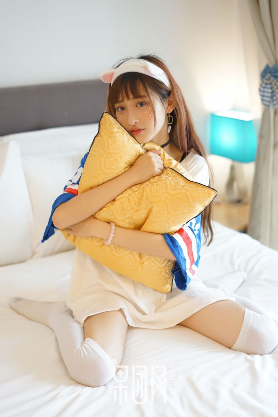 无辜表情小狐狸精果团网little贝壳人形初显清纯诱人