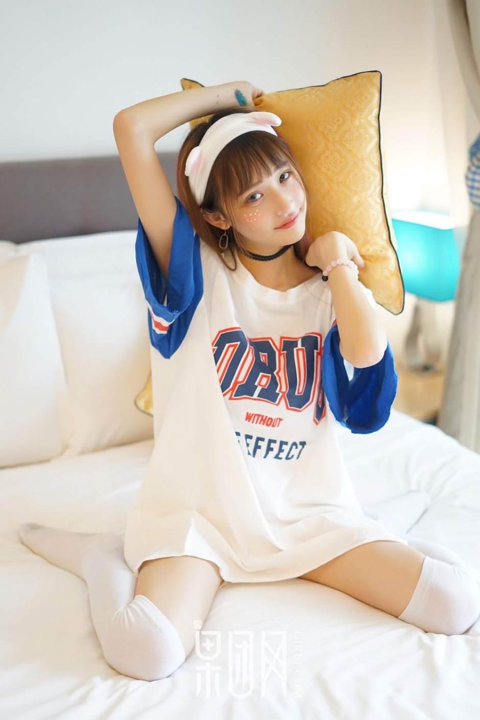 无辜表情小狐狸精果团网little贝壳人形初显清纯诱人