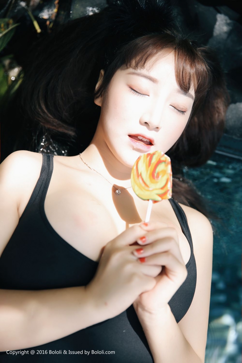 波萝社童颜波霸妹妹贴面诱惑深陷巨乳诱惑