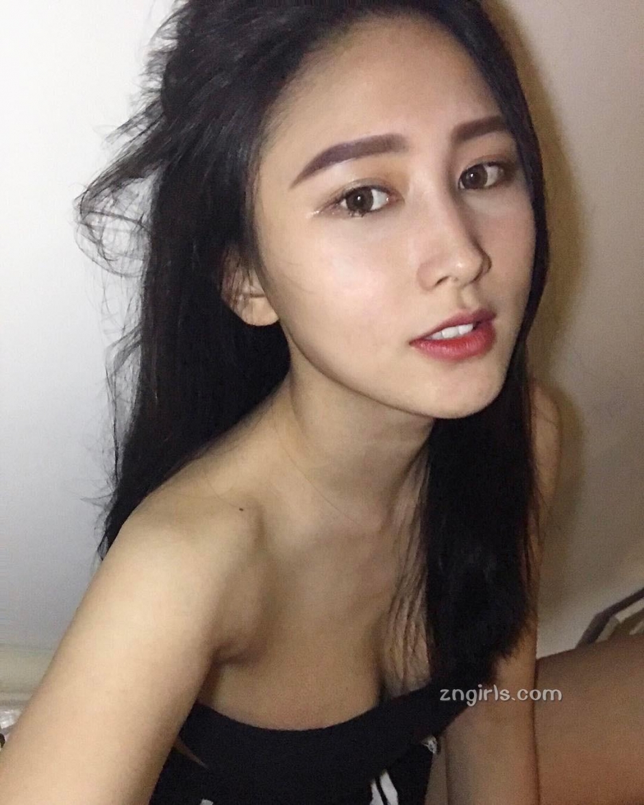 中越混血美女顾庭瑄高颜值美腿美胸美背三绝