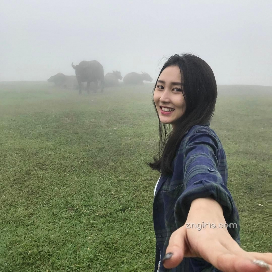 中越混血美女顾庭瑄高颜值美腿美胸美背三绝