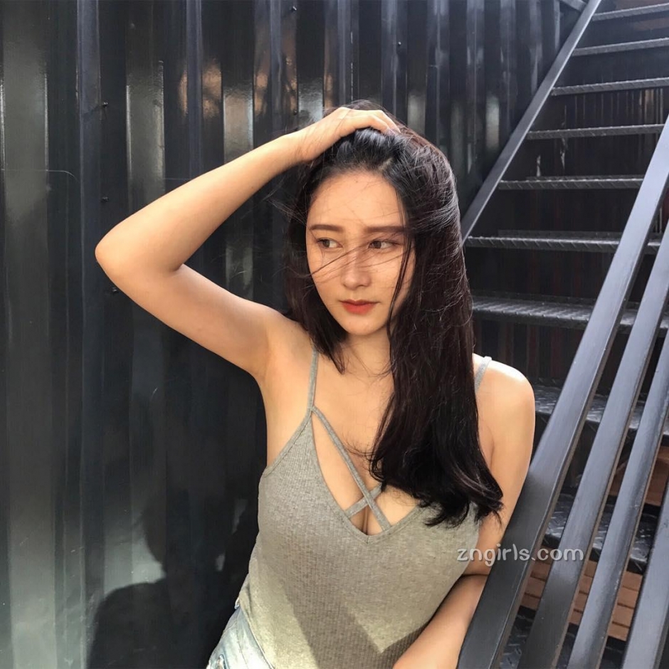 中越混血美女顾庭瑄高颜值美腿美胸美背三绝