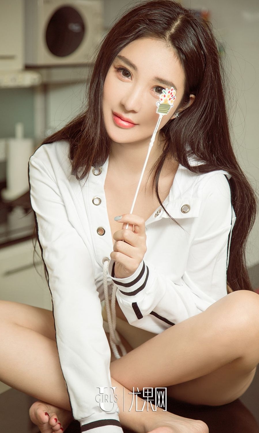 风潮时尚少女路小冉不扣扣子刺绣夹克虎头背包俏皮性感