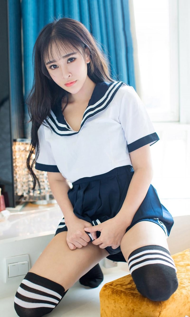 长筒过膝袜学生妹JK制服美女黑丝袜美腿诱惑写真图片