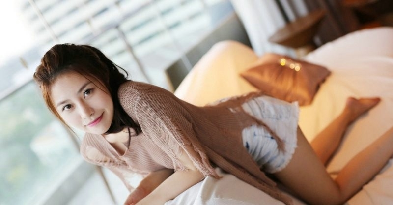 美女居家热裤秀美腿翘臀性感诱人私房养眼套图