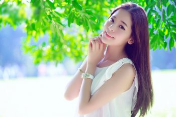 恬静美女校花夏日野外甜美清新唯美写真