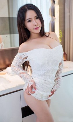 巨乳美妞超性感爆乳事业线极度销魂迷人美女写真图片