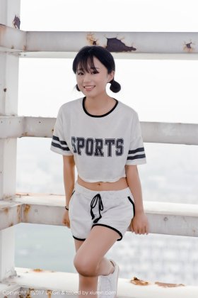 秀人网日系美女仓井优香休闲运动装活力性感天台写真