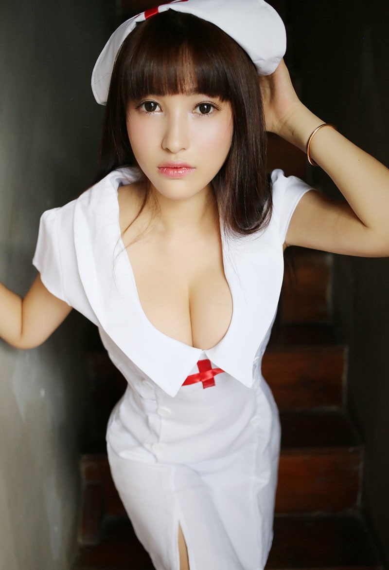 护士美女性感巨乳制服诱惑爆乳图片写真