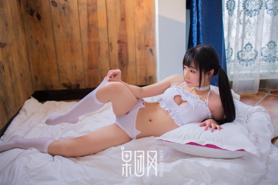 可爱嫩模萌神妹妹死库水性感写真