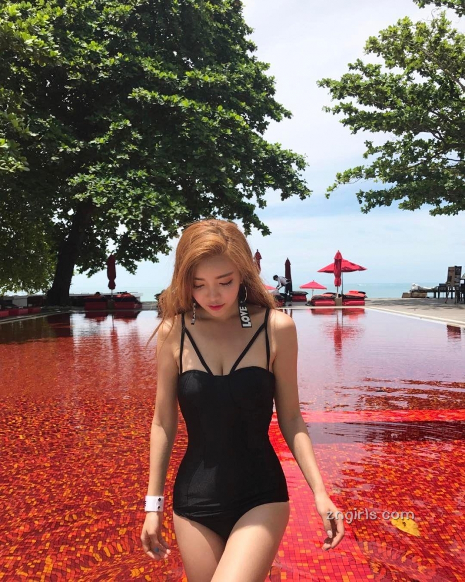 韩国模特真熙私房写真秀极致身材