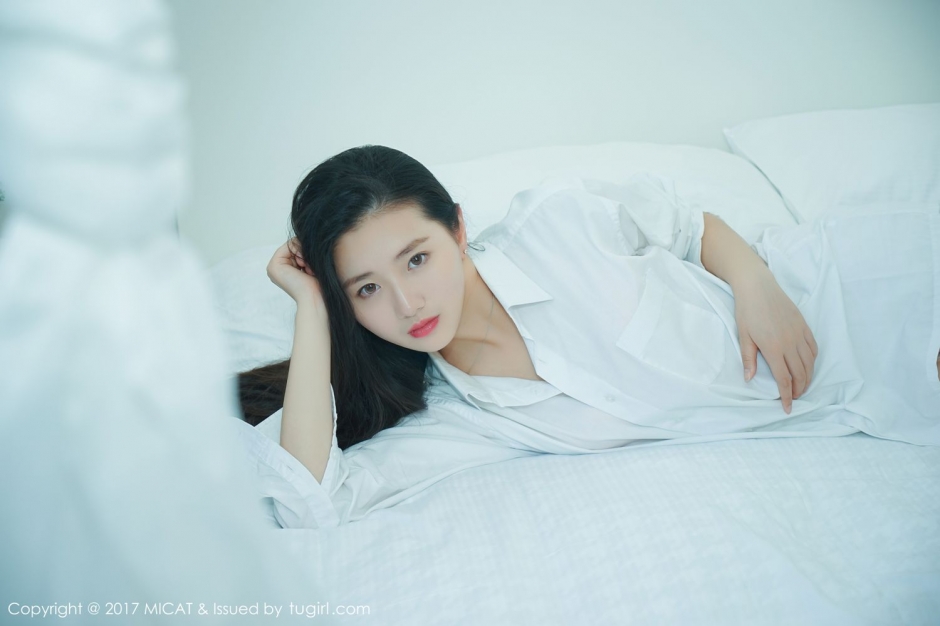 清纯少女画画sugar白丝诱人写真