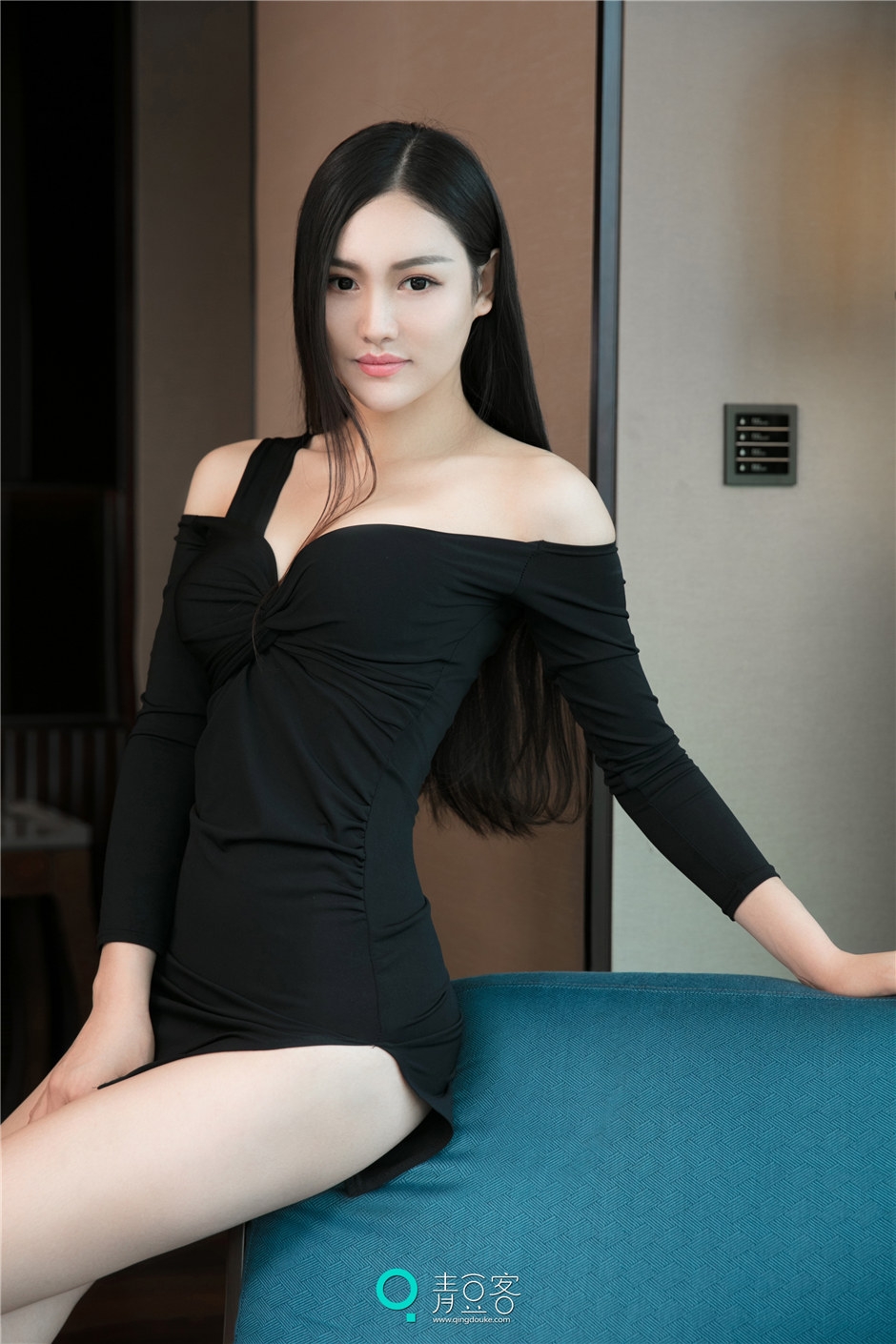 长发美女陈思琪性感私房写真