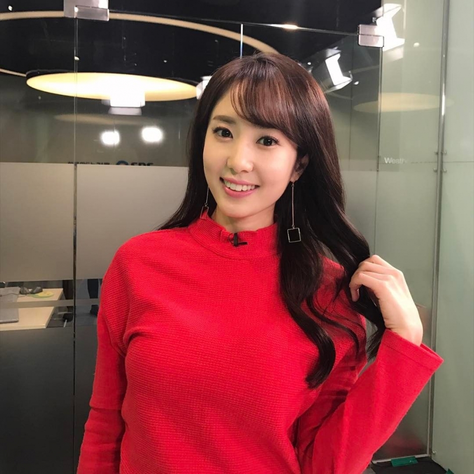 韩国模特郑珠姬自拍美照气质迷人