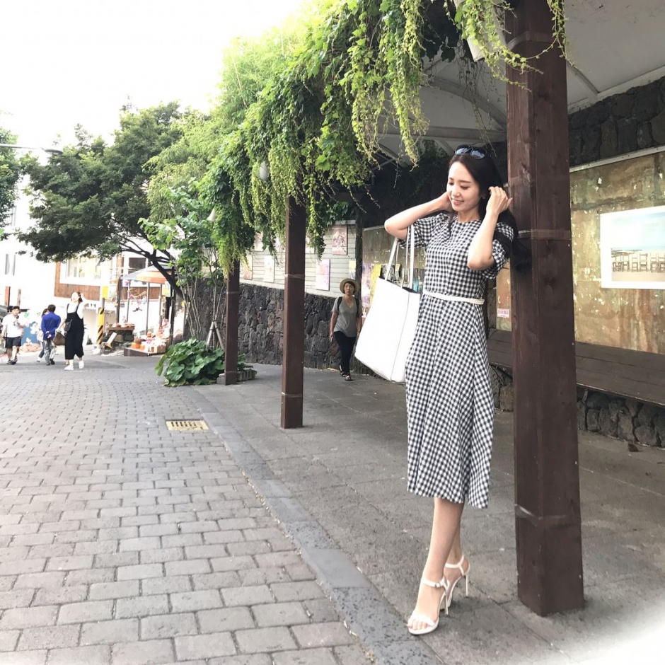 韩国模特郑珠姬自拍美照气质迷人