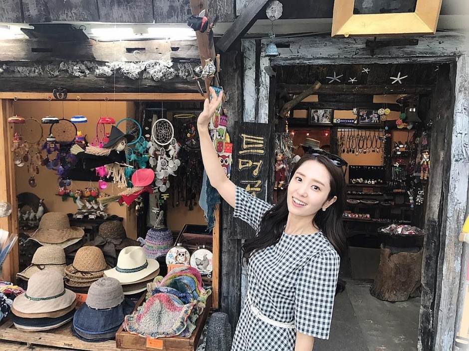 韩国模特郑珠姬自拍美照气质迷人