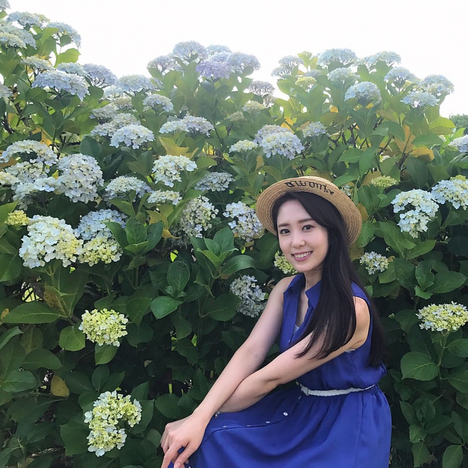 韩国模特郑珠姬自拍美照气质迷人