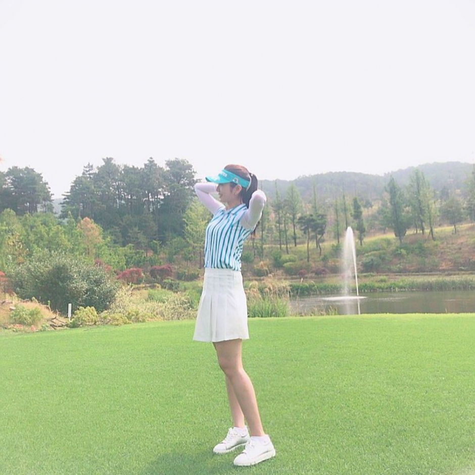 韩国模特郑珠姬自拍美照气质迷人