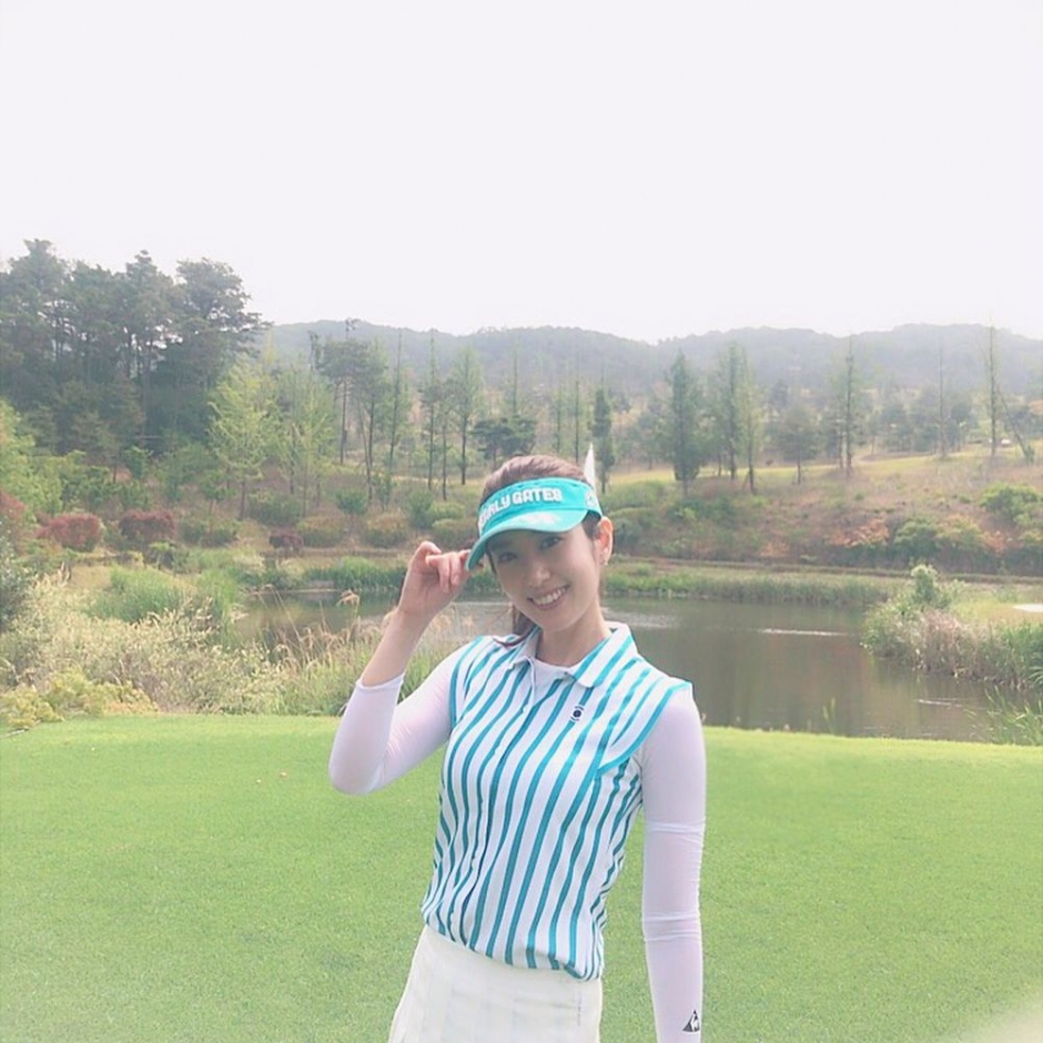 韩国模特郑珠姬自拍美照气质迷人