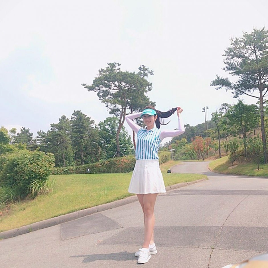 韩国模特郑珠姬自拍美照气质迷人