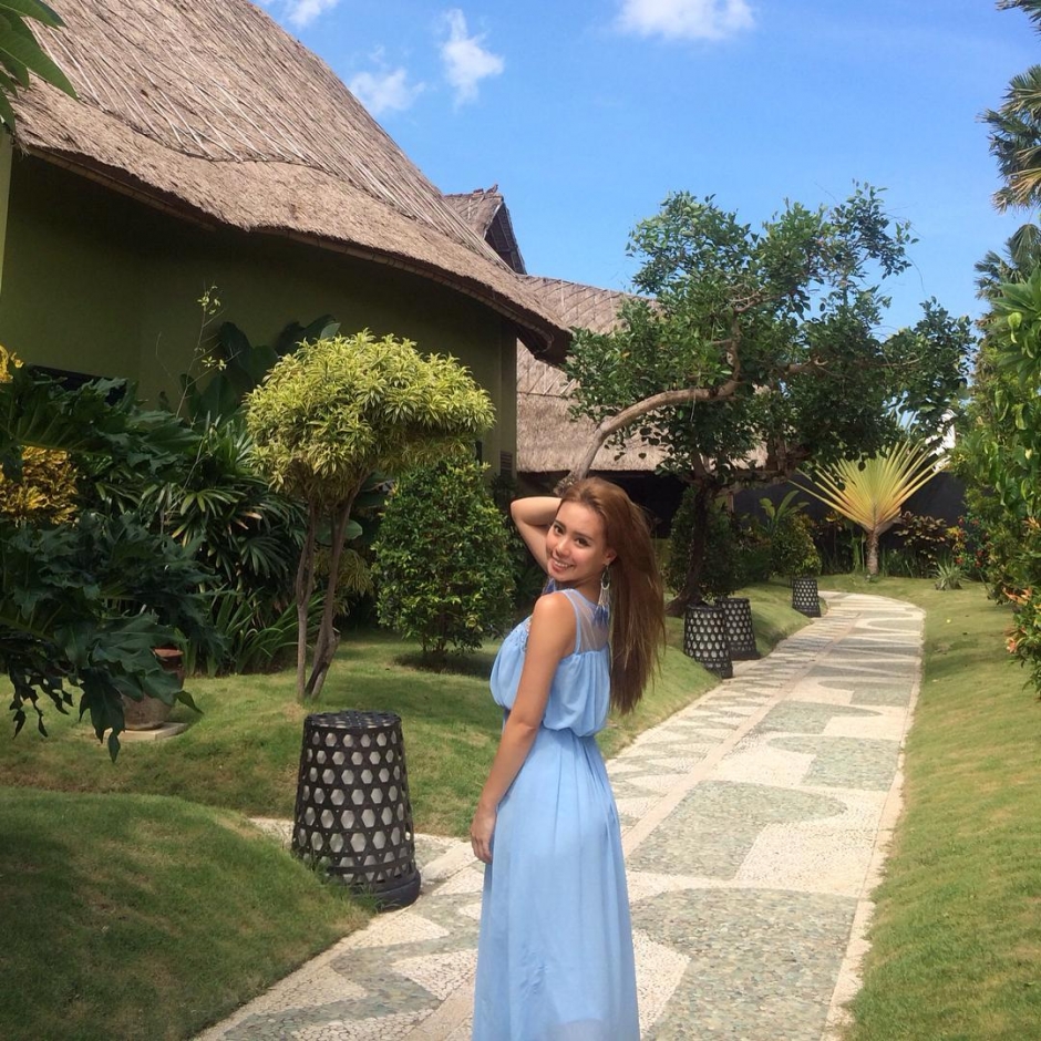 海归美女Angela Ng生活自拍照