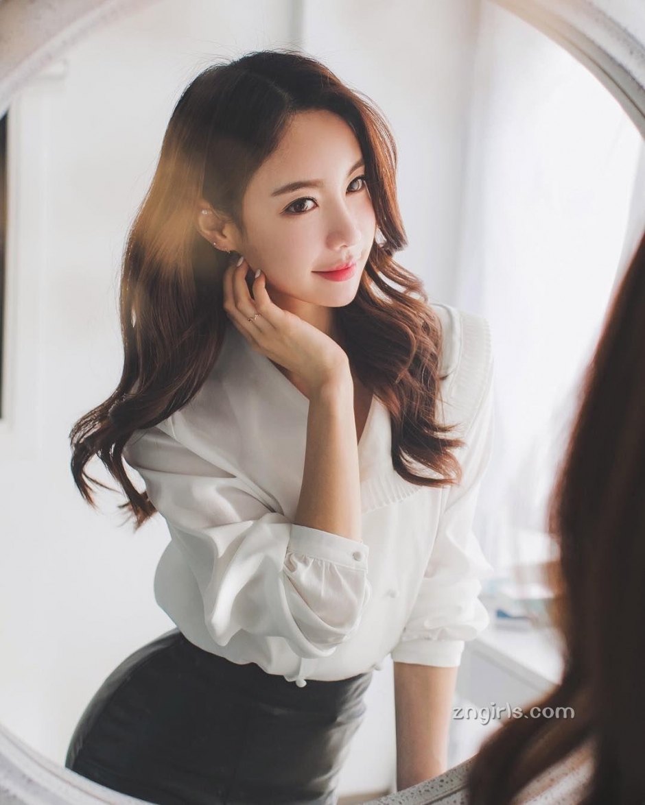 韩国模特慧美高雅气质写真风韵十足